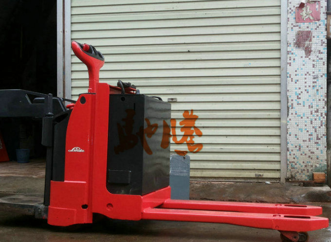 二手林德電動(dòng)搬運(yùn)車
